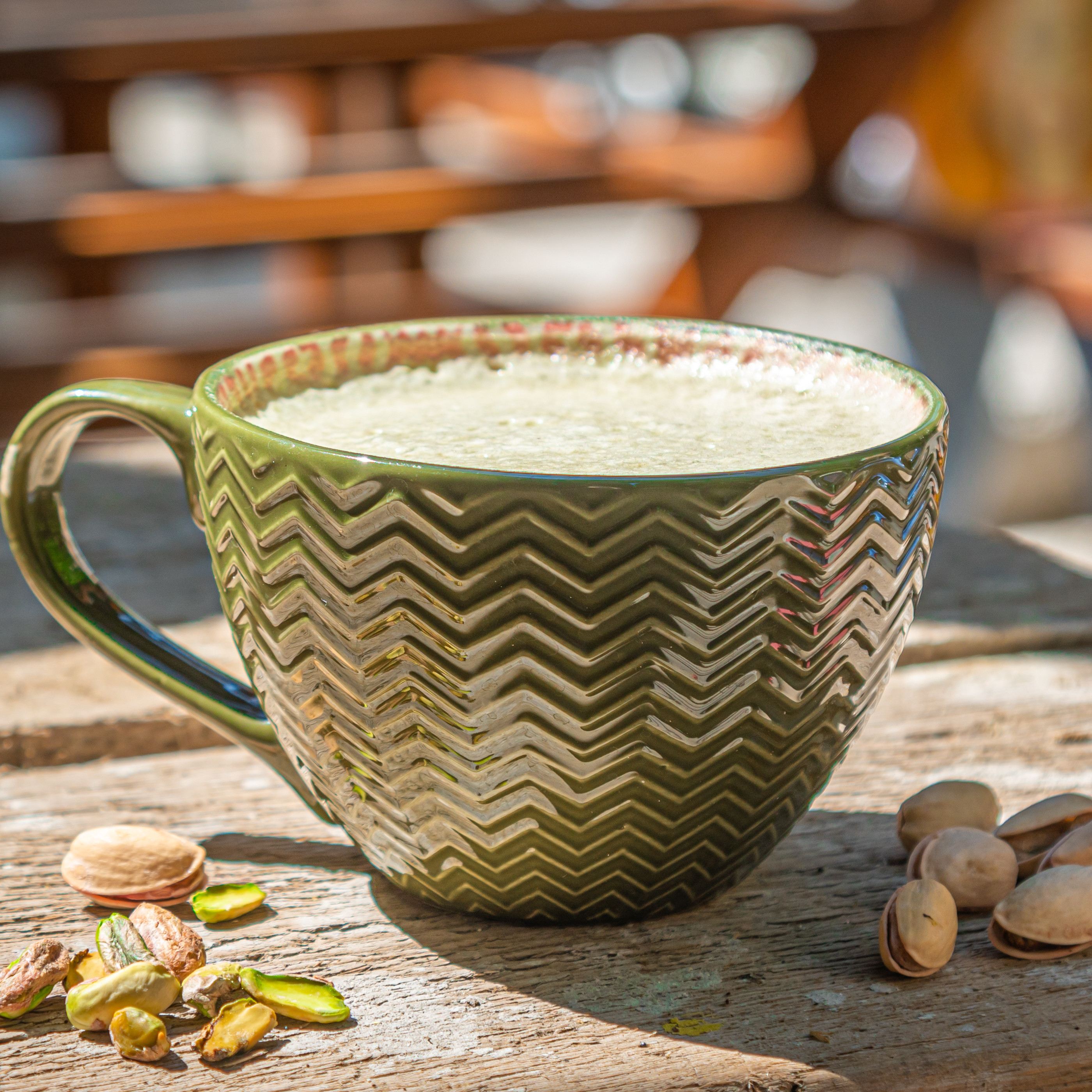 Café latte à la pistache